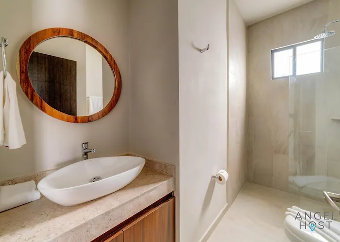 Apartment Tranquil Onsite Pool Gym And Playground Playa del Carmen