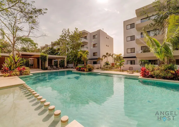 Tranquil Onsite Pool Gym And Playground *